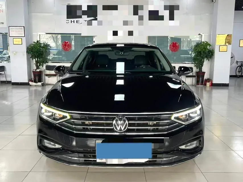 2020 Volkswagen Magotan 2.0T 186HP L4 7DCT,autocango,china used car exporter,china ev exporter,chinese used car exporter,chinese used ev exporter