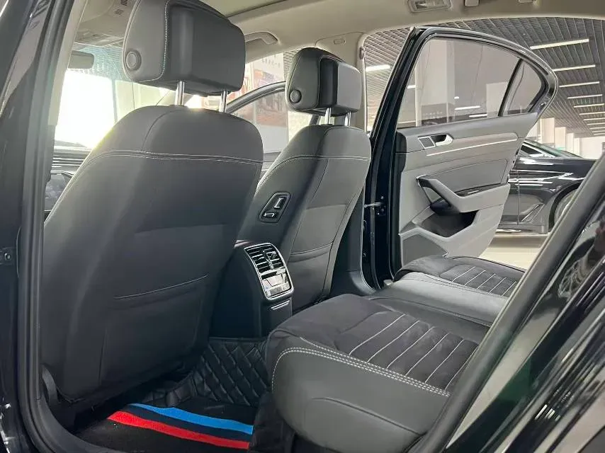 2020 Volkswagen Magotan 2.0T 186HP L4 7DCT,autocango,china used car exporter,china ev exporter,chinese used car exporter,chinese used ev exporter