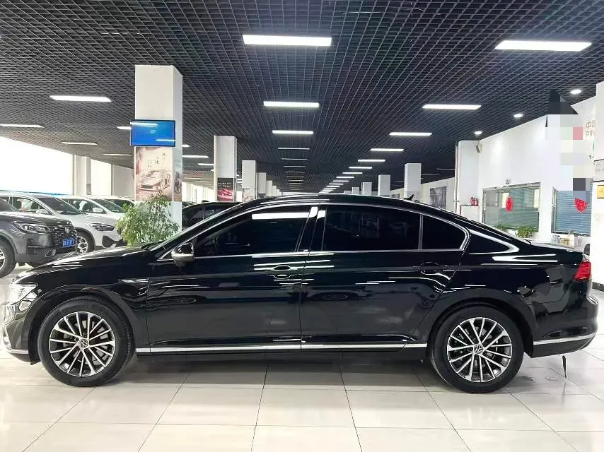 2020 Volkswagen Magotan 2.0T 186HP L4 7DCT,autocango,china used car exporter,china ev exporter,chinese used car exporter,chinese used ev exporter