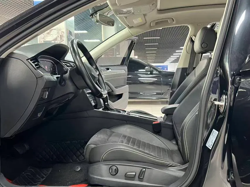 2020 Volkswagen Magotan 2.0T 186HP L4 7DCT,autocango,china used car exporter,china ev exporter,chinese used car exporter,chinese used ev exporter