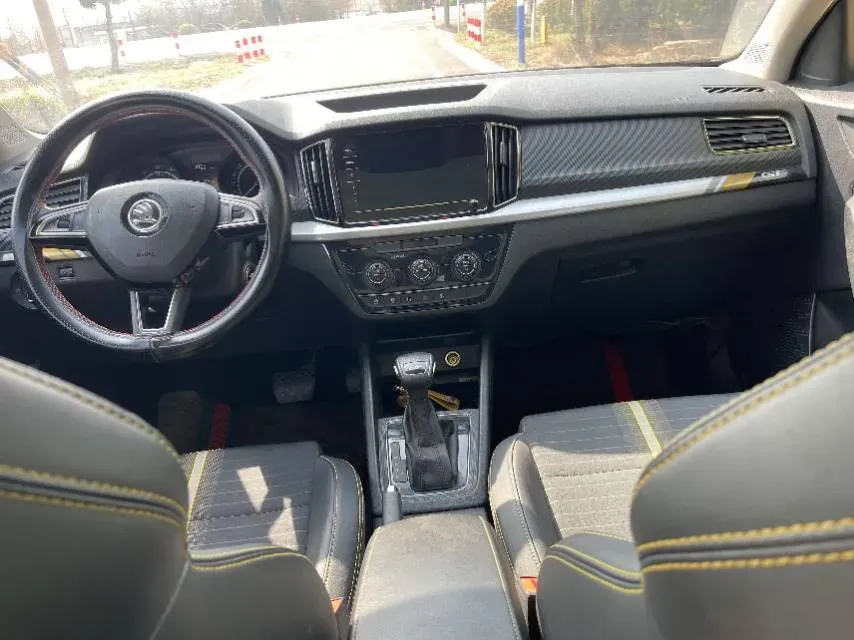 2020 Skoda Kamiq 1.2T 116HP L4 7DCT,autocango,china used car exporter,china ev exporter,chinese used car exporter,chinese used ev exporter