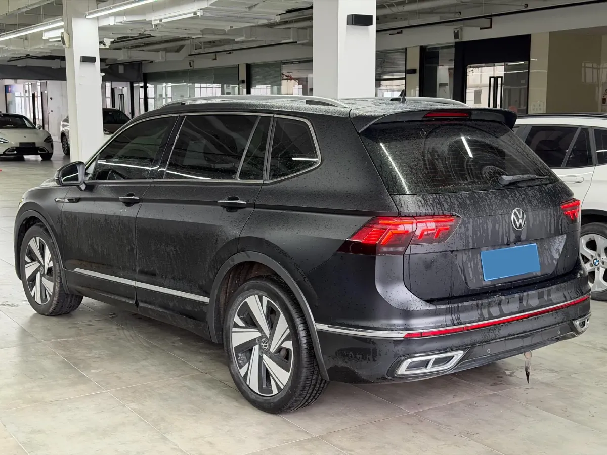 2023 Volkswagen Tiguan L 2.0T 186HP L4 7DCT,autocango,china used car exporter,china ev exporter,chinese used car exporter,chinese used ev exporter