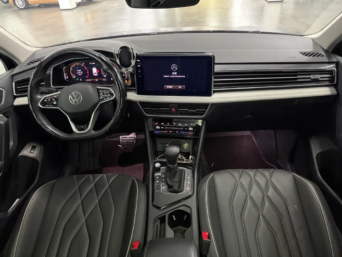 2023 Volkswagen Tiguan L 2.0T 186HP L4 7DCT,autocango,china used car exporter,china ev exporter,chinese used car exporter,chinese used ev exporter