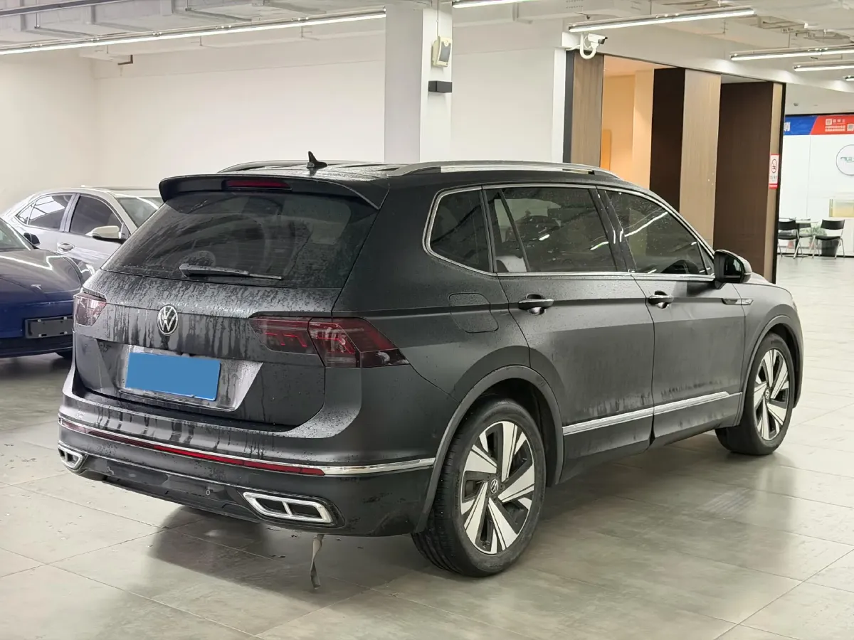 2023 Volkswagen Tiguan L 2.0T 186HP L4 7DCT,autocango,china used car exporter,china ev exporter,chinese used car exporter,chinese used ev exporter