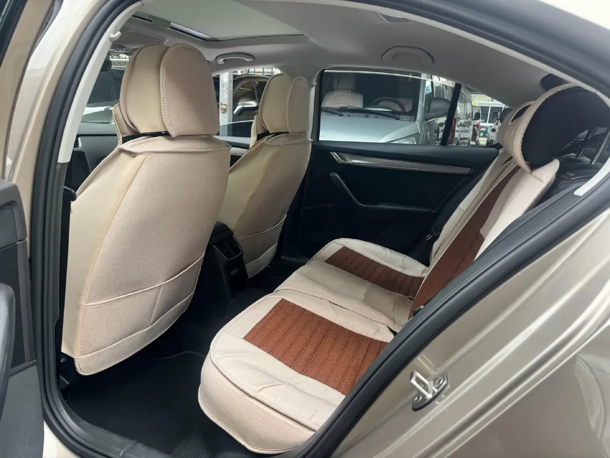 2020 Skoda Octavia 1.4T 150HP L4 7DCT,autocango,china used car exporter,china ev exporter,chinese used car exporter,chinese used ev exporter