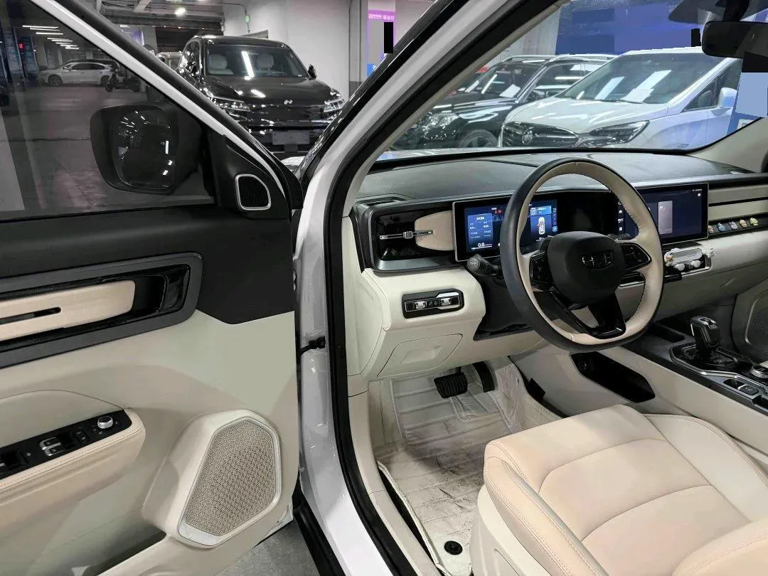 2023 Geely ICON 1.5T 181HP L4 7DCT,autocango,china used car exporter,china ev exporter,chinese used car exporter,chinese used ev exporter