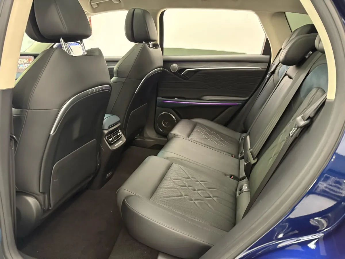 2021 Voyah FREE Range Extended 109HP REEV 33KWH,autocango,china used car exporter,china ev exporter,chinese used car exporter,chinese used ev exporter