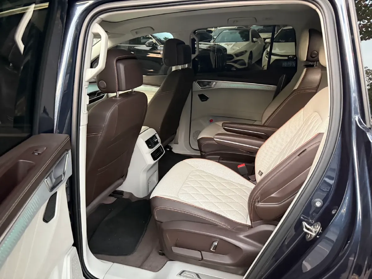 2022 Volkswagen Talagon 2.0T 220HP L4 7DCT,autocango,china used car exporter,china ev exporter,chinese used car exporter,chinese used ev exporter