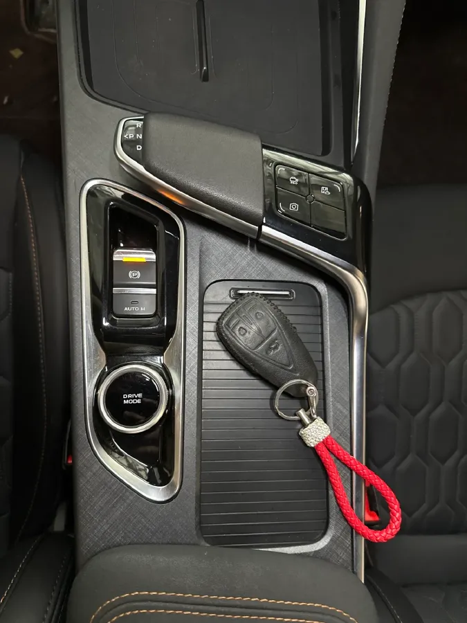 2022 ChangAn UNI-T 1.5T 188HP L4 7DCT,autocango,china used car exporter,china ev exporter,chinese used car exporter,chinese used ev exporter