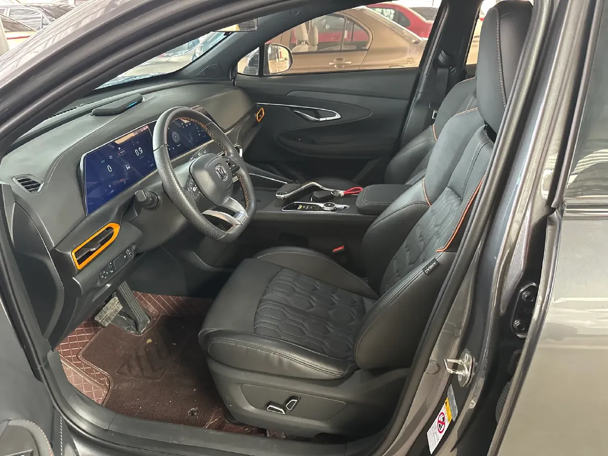 2022 ChangAn UNI-T 1.5T 188HP L4 7DCT,autocango,china used car exporter,china ev exporter,chinese used car exporter,chinese used ev exporter