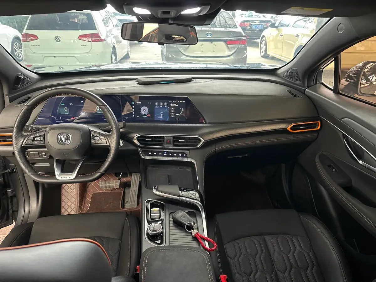 2022 ChangAn UNI-T 1.5T 188HP L4 7DCT,autocango,china used car exporter,china ev exporter,chinese used car exporter,chinese used ev exporter