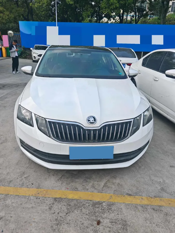 2018 Skoda Octavia 1.6L 110HP L4 6AT,autocango,china used car exporter,china ev exporter,chinese used car exporter,chinese used ev exporter