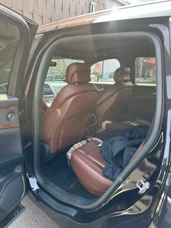 2020 Nautilus 2.7T 322HP V6 8AT,autocango,china used car exporter,china ev exporter,chinese used car exporter,chinese used ev exporter