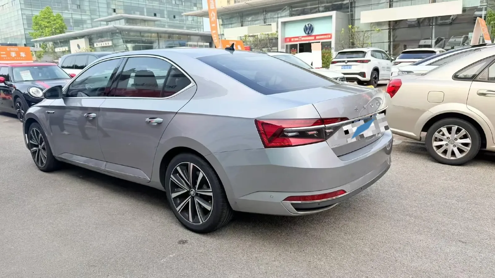 2019 Skoda Superb 2.0T 186HP L4 7DCT,autocango,china used car exporter,china ev exporter,chinese used car exporter,chinese used ev exporter