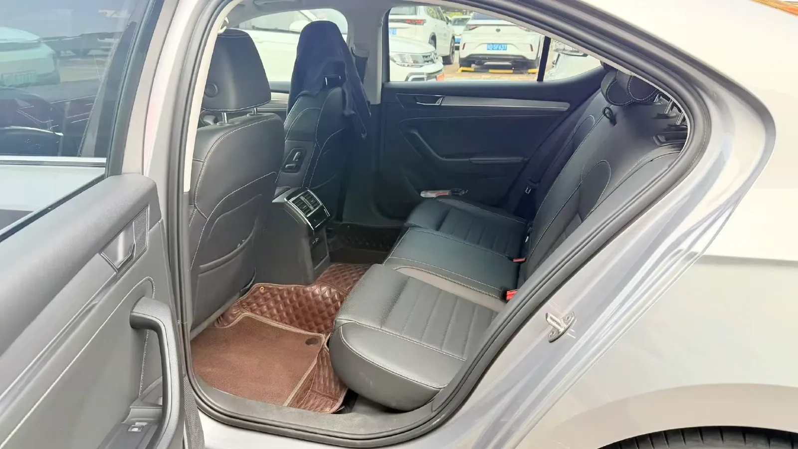 2019 Skoda Superb 2.0T 186HP L4 7DCT,autocango,china used car exporter,china ev exporter,chinese used car exporter,chinese used ev exporter