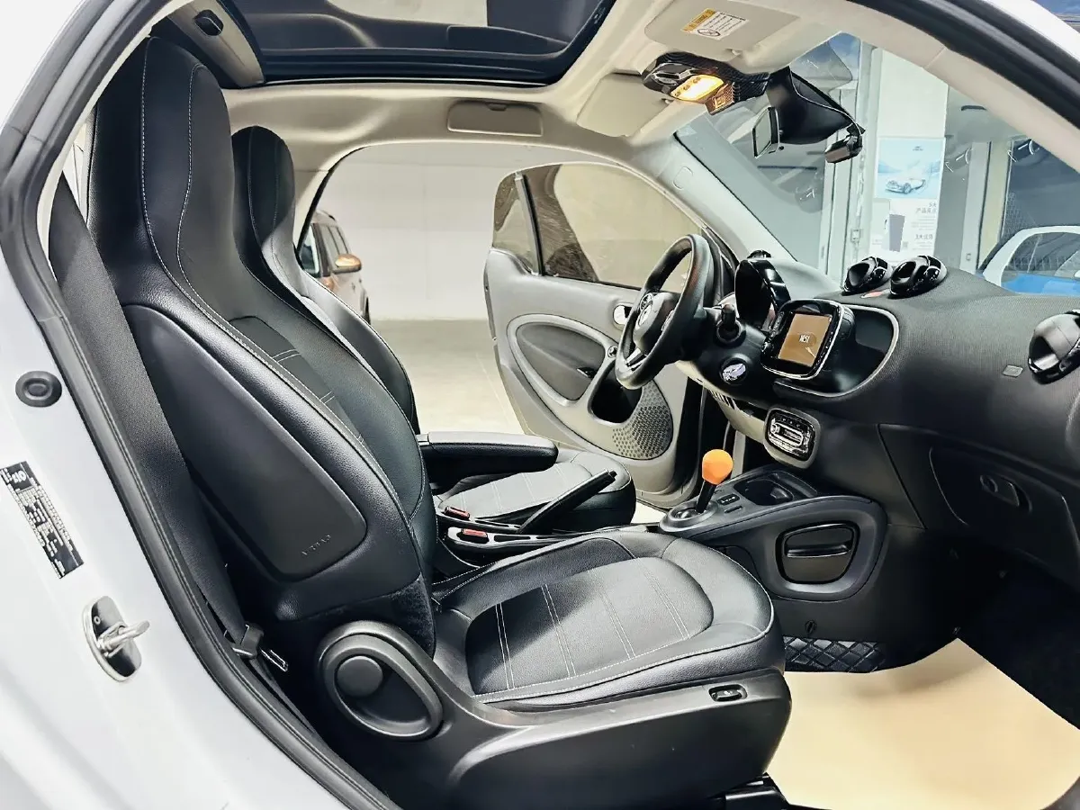 2018 Smart smart forfour 0.9T 90HP L3 6DCT,autocango,china used car exporter,china ev exporter,chinese used car exporter,chinese used ev exporter