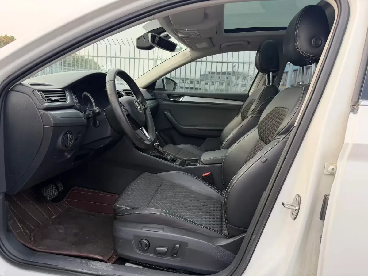 2018 Skoda Kodiak 1.8T 180HP L4 7DCT,autocango,china used car exporter,china ev exporter,chinese used car exporter,chinese used ev exporter