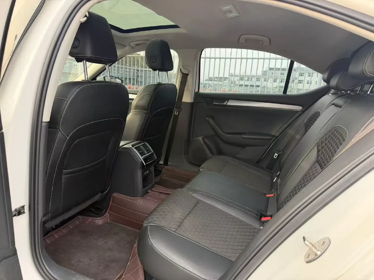 2018 Skoda Kodiak 1.8T 180HP L4 7DCT,autocango,china used car exporter,china ev exporter,chinese used car exporter,chinese used ev exporter