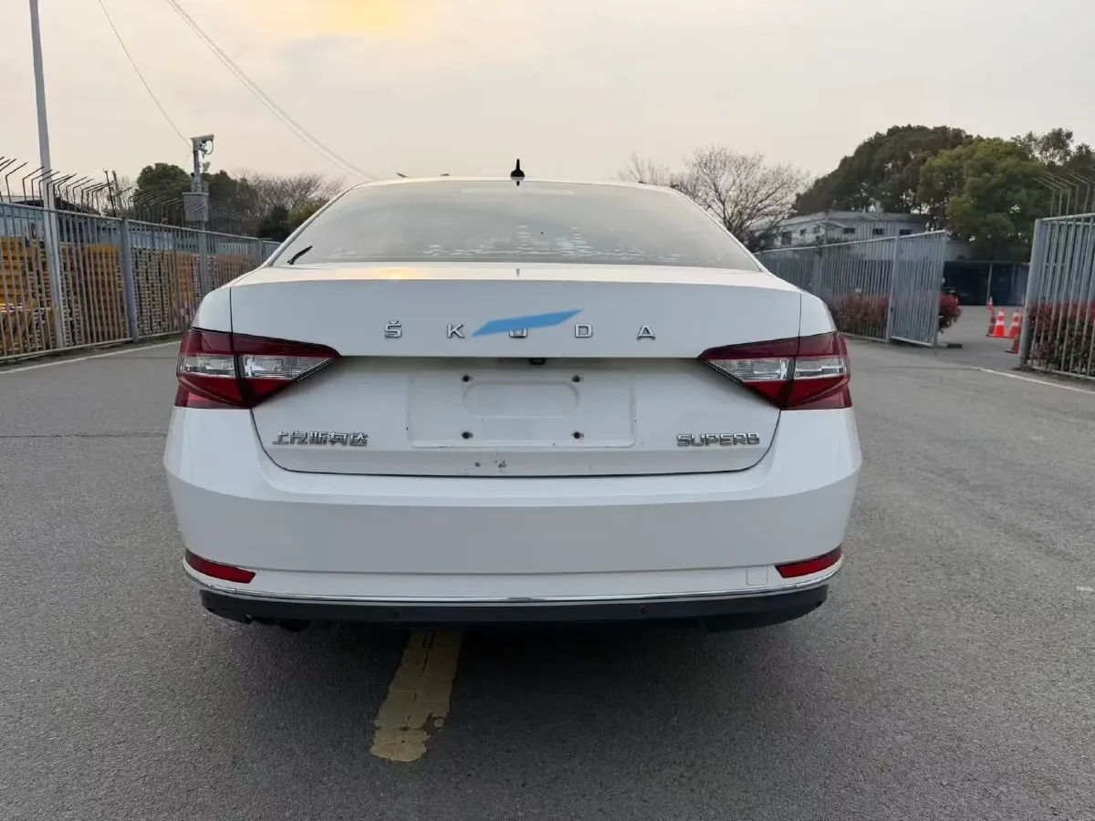 2018 Skoda Kodiak 1.8T 180HP L4 7DCT,autocango,china used car exporter,china ev exporter,chinese used car exporter,chinese used ev exporter