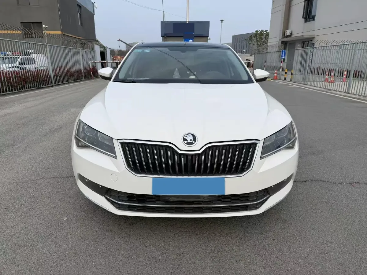 2018 Skoda Kodiak 1.8T 180HP L4 7DCT,autocango,china used car exporter,china ev exporter,chinese used car exporter,chinese used ev exporter