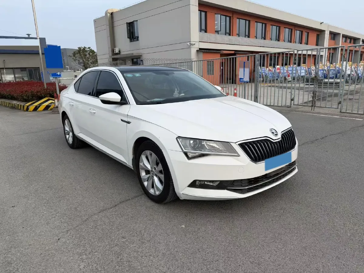 2018 Skoda Kodiak 1.8T 180HP L4 7DCT,autocango,china used car exporter,china ev exporter,chinese used car exporter,chinese used ev exporter