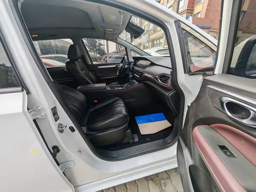 2021 GAC Trumpchi M6 1.5T 169HP L4 7DCT,autocango,china used car exporter,china ev exporter,chinese used car exporter,chinese used ev exporter