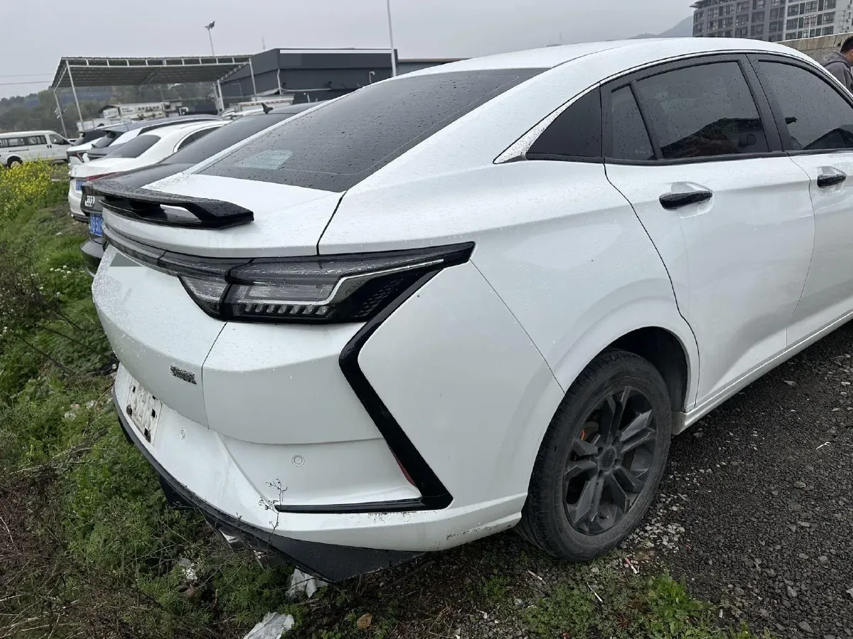 2023 DongFeng Aeolus YiXuan 1.5L 125HP L4 6DCT,autocango,china used car exporter,china ev exporter,chinese used car exporter,chinese used ev exporter
