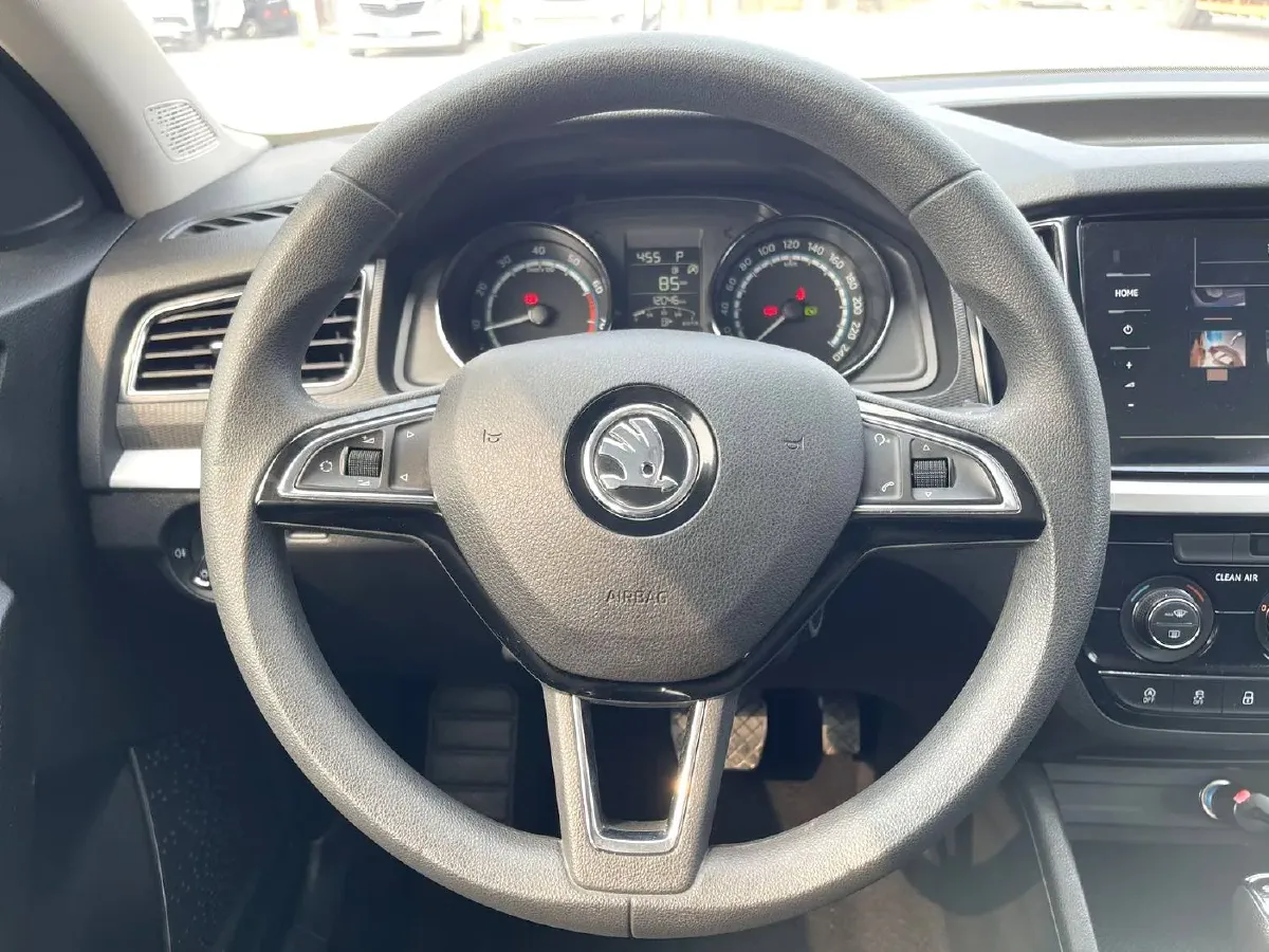 2021 Skoda Kamiq 1.5L 112HP L4 6AT,autocango,china used car exporter,china ev exporter,chinese used car exporter,chinese used ev exporter