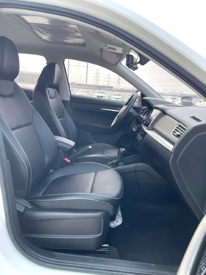 2021 Skoda Kamiq 1.5L 112HP L4 6AT,autocango,china used car exporter,china ev exporter,chinese used car exporter,chinese used ev exporter