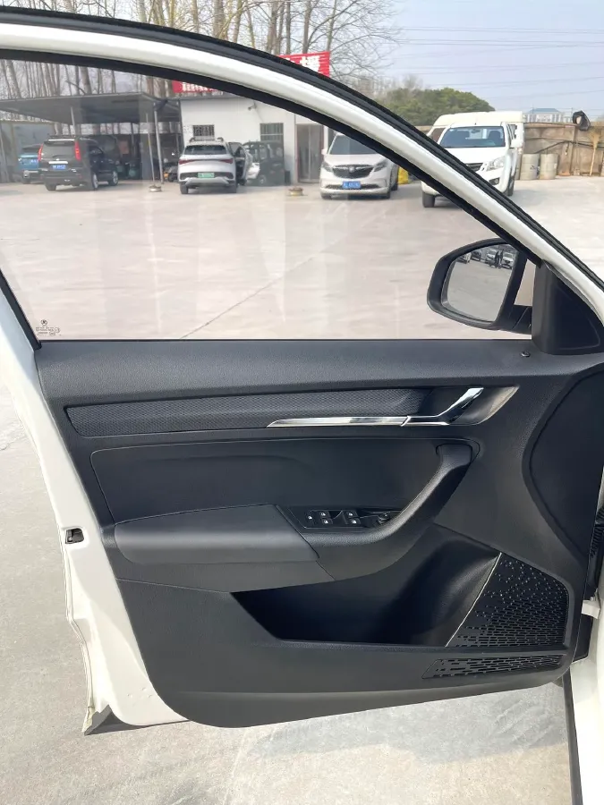 2021 Skoda Kamiq 1.5L 112HP L4 6AT,autocango,china used car exporter,china ev exporter,chinese used car exporter,chinese used ev exporter