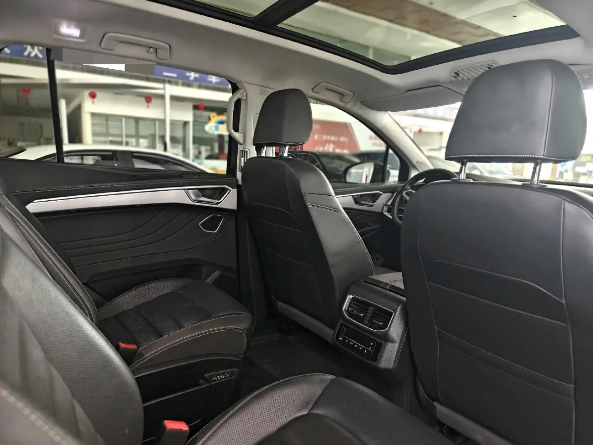 2023 Volkswagen Talagon 2.0T 220HP L4 7DCT,autocango,china used car exporter,china ev exporter,chinese used car exporter,chinese used ev exporter