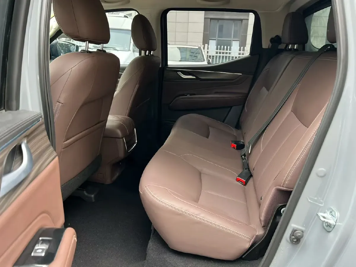 2023 Dongfeng PaLaSuo 2.0T 228HP L4 8AT,autocango,china used car exporter,china ev exporter,chinese used car exporter,chinese used ev exporter