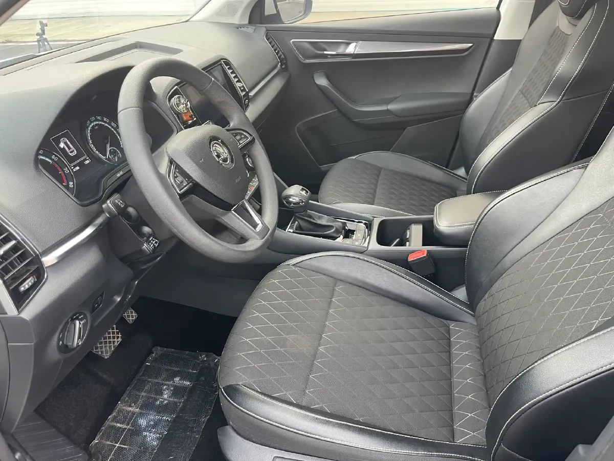 2020 Skoda Karoq 1.4T 150HP L4 7DCT,autocango,china used car exporter,china ev exporter,chinese used car exporter,chinese used ev exporter