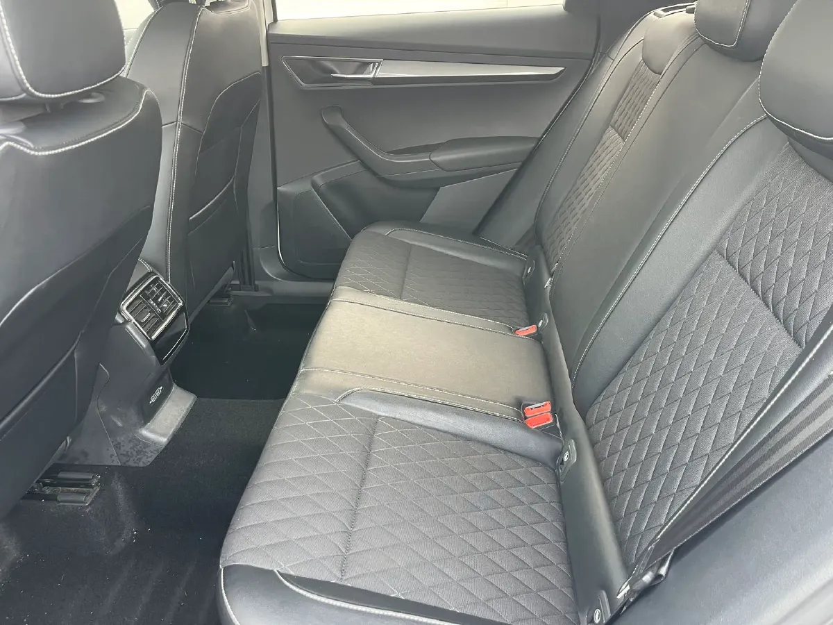 2020 Skoda Karoq 1.4T 150HP L4 7DCT,autocango,china used car exporter,china ev exporter,chinese used car exporter,chinese used ev exporter