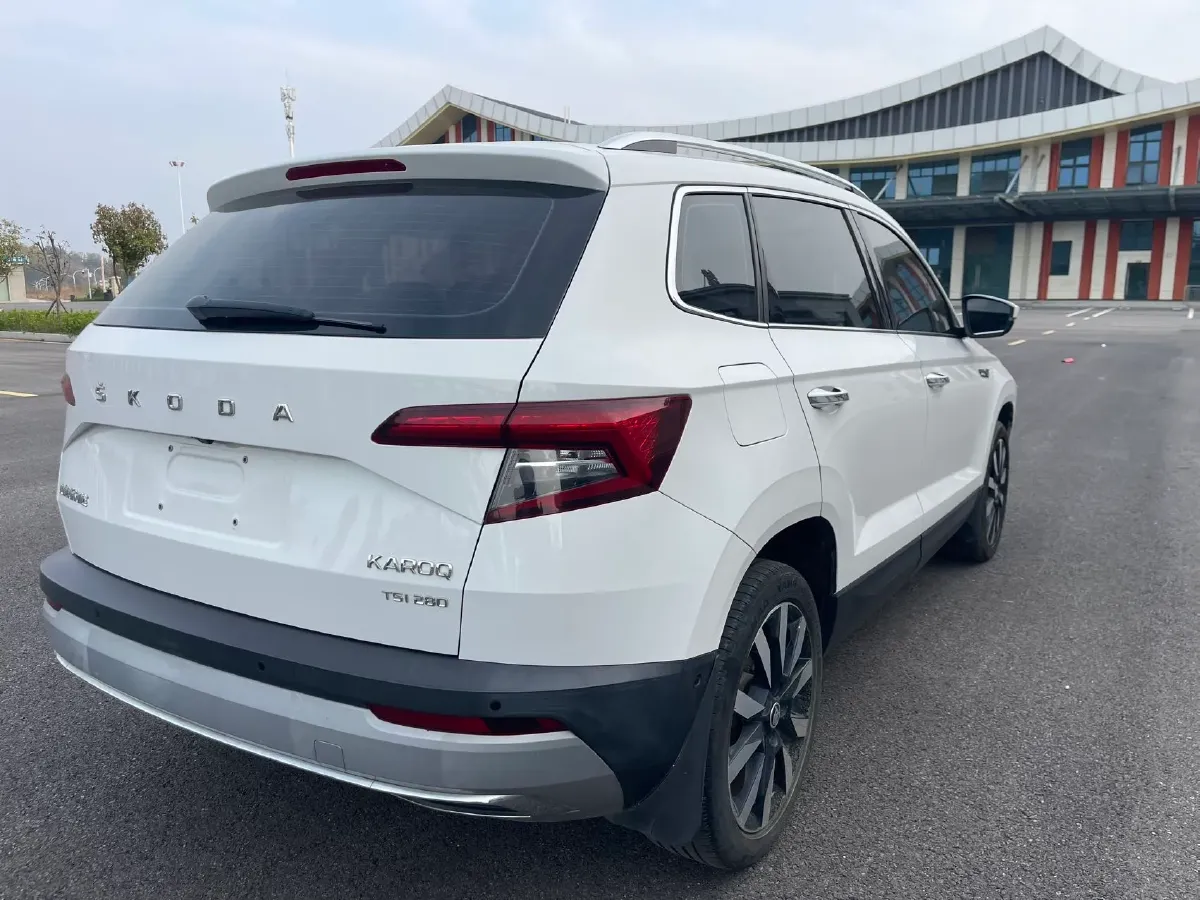 2020 Skoda Karoq 1.4T 150HP L4 7DCT,autocango,china used car exporter,china ev exporter,chinese used car exporter,chinese used ev exporter