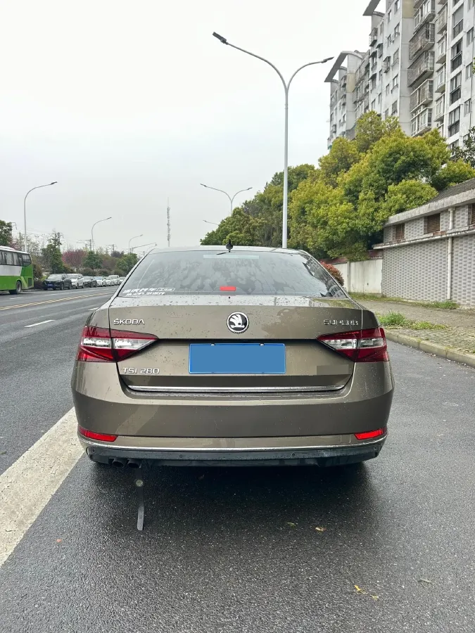 2017 Skoda Superb 1.4T 150HP L4 7DCT,autocango,china used car exporter,china ev exporter,chinese used car exporter,chinese used ev exporter