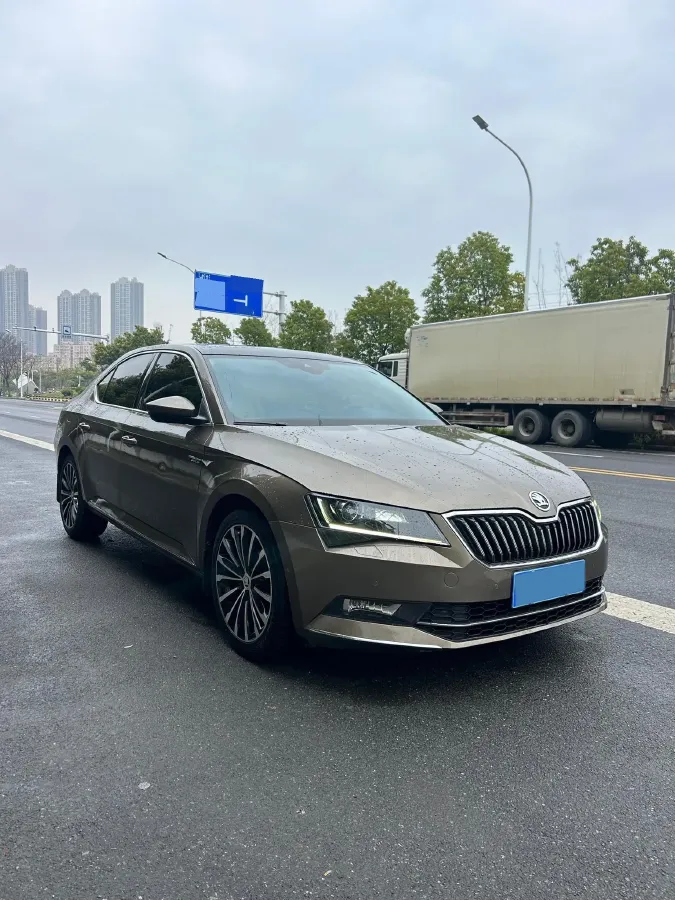 2017 Skoda Superb 1.4T 150HP L4 7DCT,autocango,china used car exporter,china ev exporter,chinese used car exporter,chinese used ev exporter