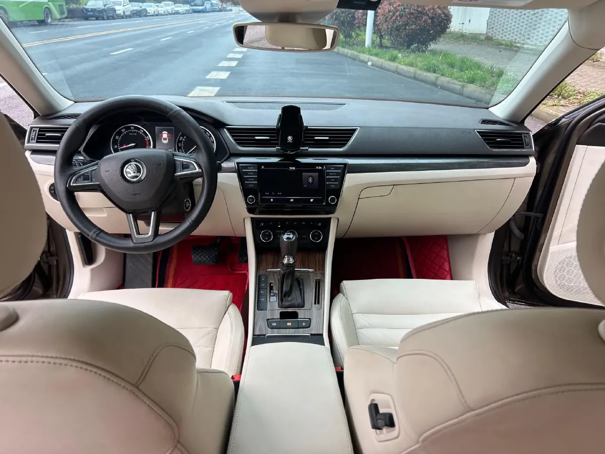 2017 Skoda Superb 1.4T 150HP L4 7DCT,autocango,china used car exporter,china ev exporter,chinese used car exporter,chinese used ev exporter