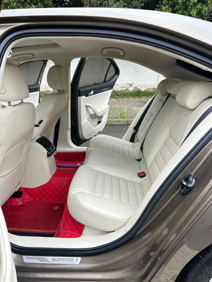 2017 Skoda Superb 1.4T 150HP L4 7DCT,autocango,china used car exporter,china ev exporter,chinese used car exporter,chinese used ev exporter