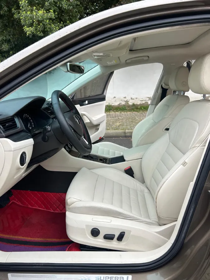 2017 Skoda Superb 1.4T 150HP L4 7DCT,autocango,china used car exporter,china ev exporter,chinese used car exporter,chinese used ev exporter
