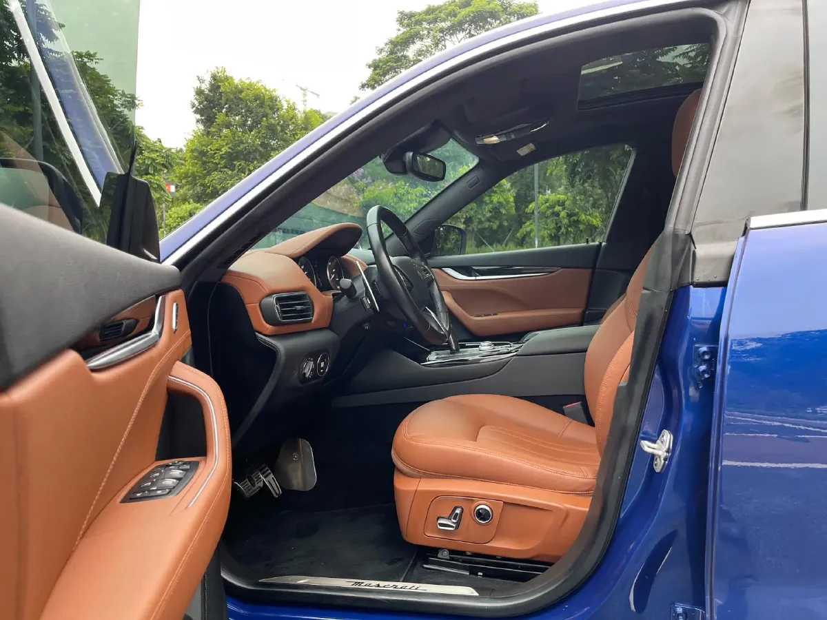 2021 Maserati Levante 3.0T 350HP V6 8AT,autocango,china used car exporter,china ev exporter,chinese used car exporter,chinese used ev exporter