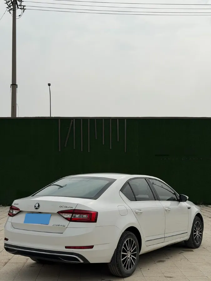 2018 Skoda Octavia 1.6L 110HP L4 6AT,autocango,china used car exporter,china ev exporter,chinese used car exporter,chinese used ev exporter