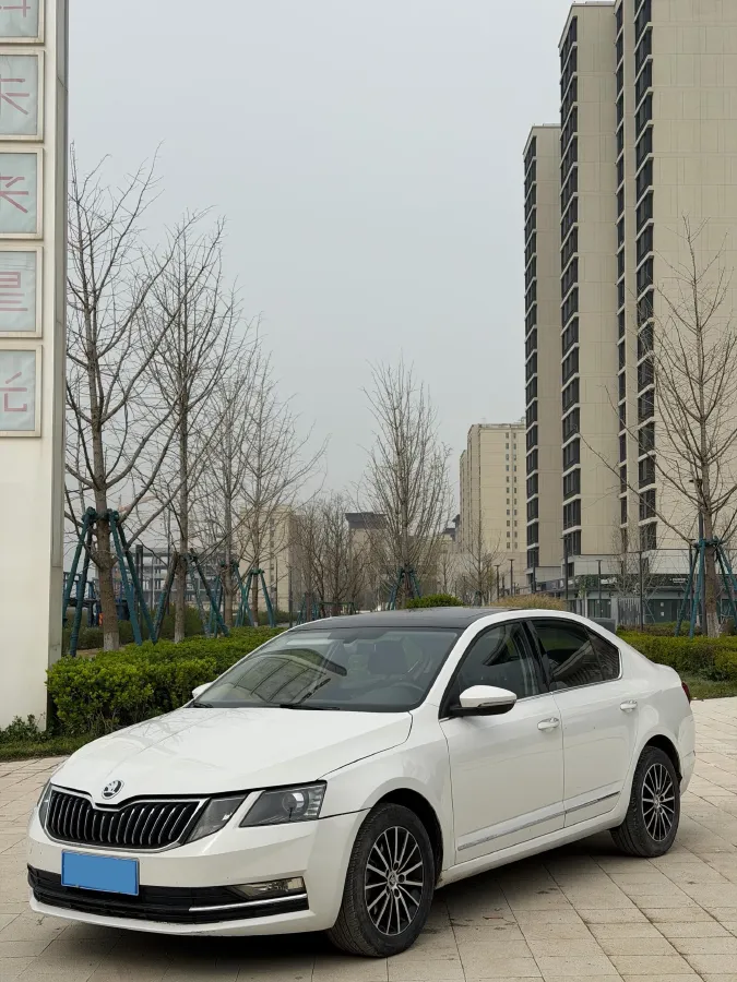 2018 Skoda Octavia 1.6L 110HP L4 6AT,autocango,china used car exporter,china ev exporter,chinese used car exporter,chinese used ev exporter