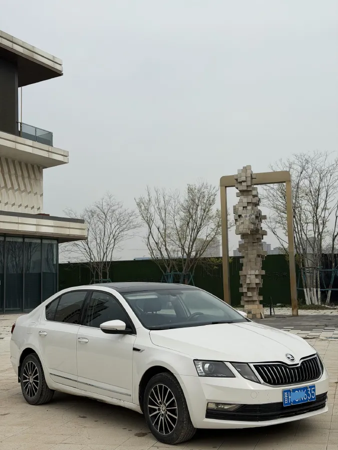2018 Skoda Octavia 1.6L 110HP L4 6AT,autocango,china used car exporter,china ev exporter,chinese used car exporter,chinese used ev exporter