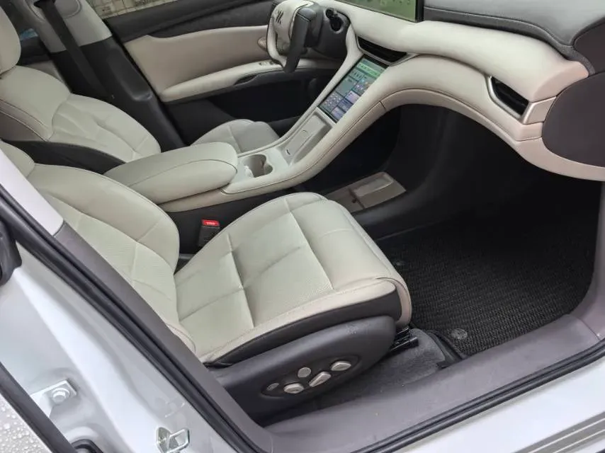 2025 IM LS6 BEV 75KWH,autocango,china used car exporter,china ev exporter,chinese used car exporter,chinese used ev exporter