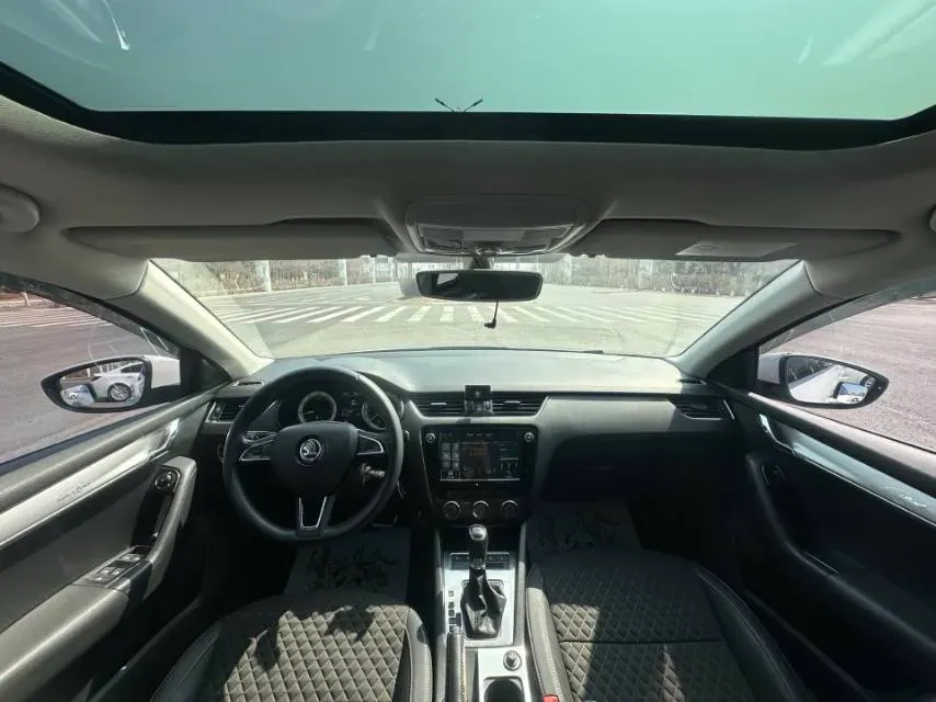 2018 Skoda Octavia 1.2T 116HP L4 7DCT,autocango,china used car exporter,china ev exporter,chinese used car exporter,chinese used ev exporter