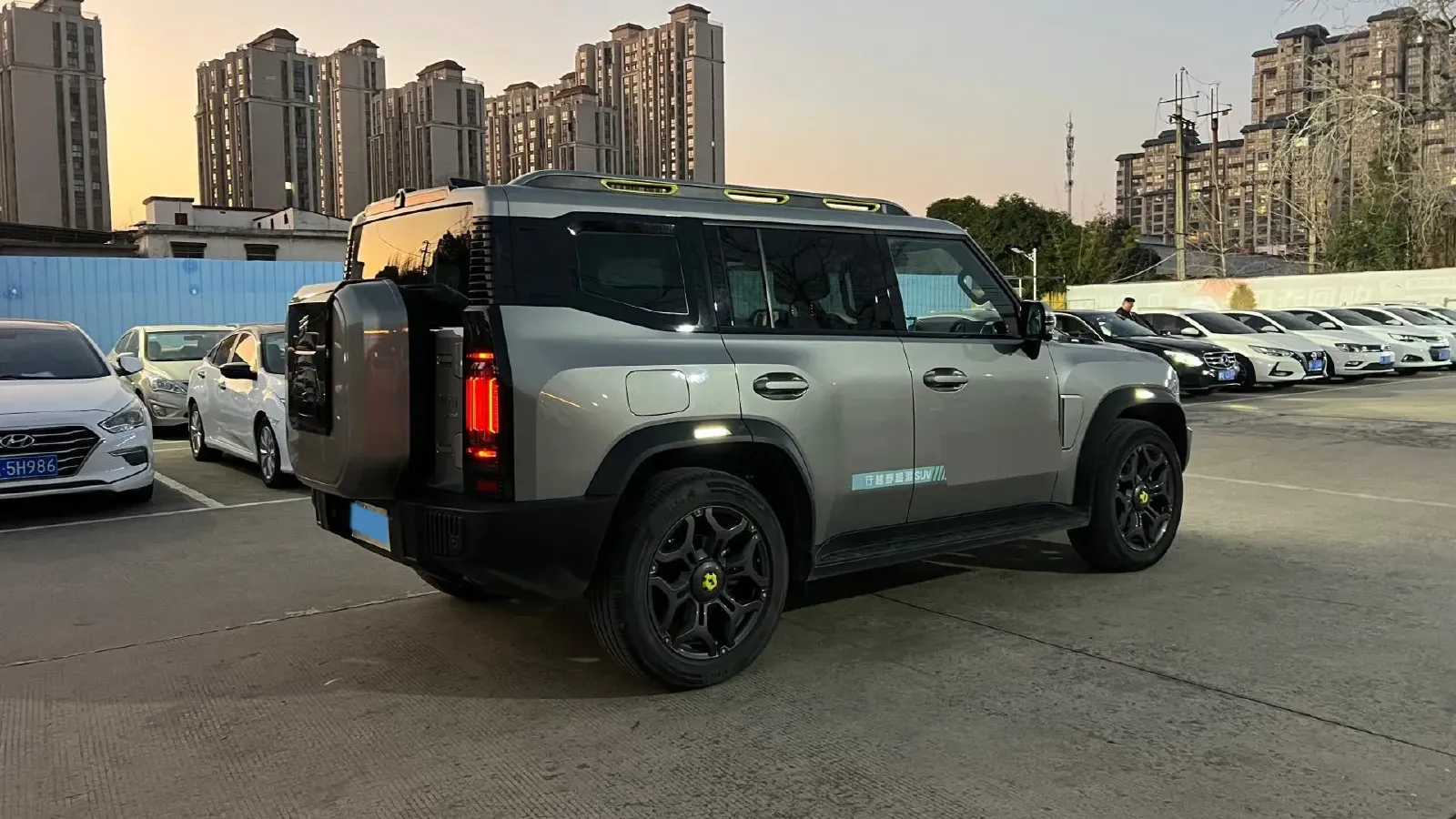 2024 Jetour ShanHai TravellerC-DM 1.5T 156HP L4 3DHT PHEV 43.24KWH,autocango,china used car exporter,china ev exporter,chinese used car exporter,chinese used ev exporter