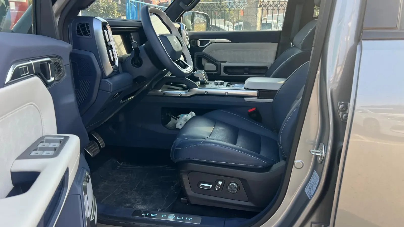 2024 Jetour ShanHai TravellerC-DM 1.5T 156HP L4 3DHT PHEV 43.24KWH,autocango,china used car exporter,china ev exporter,chinese used car exporter,chinese used ev exporter