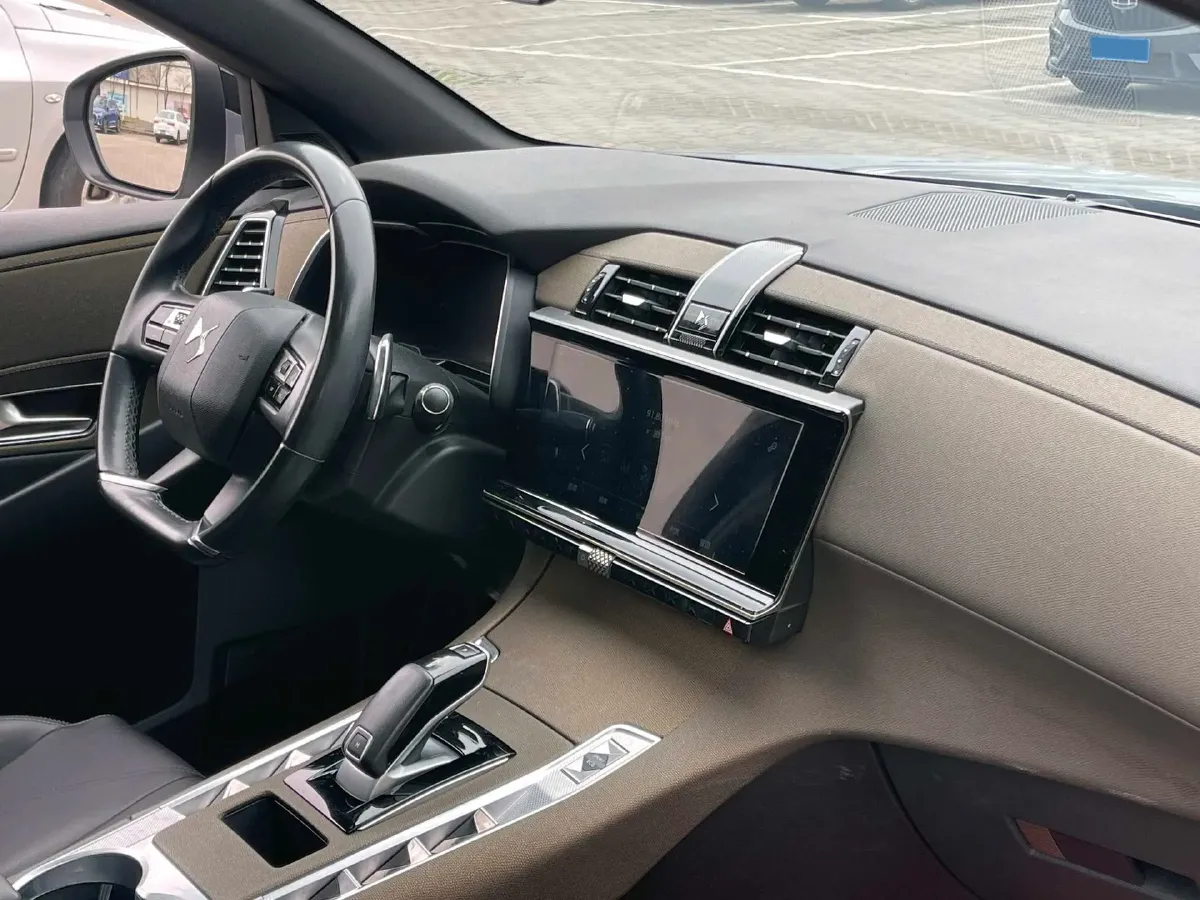 2022 DS 7 1.6T 180HP L4 8AT,autocango,china used car exporter,china ev exporter,chinese used car exporter,chinese used ev exporter