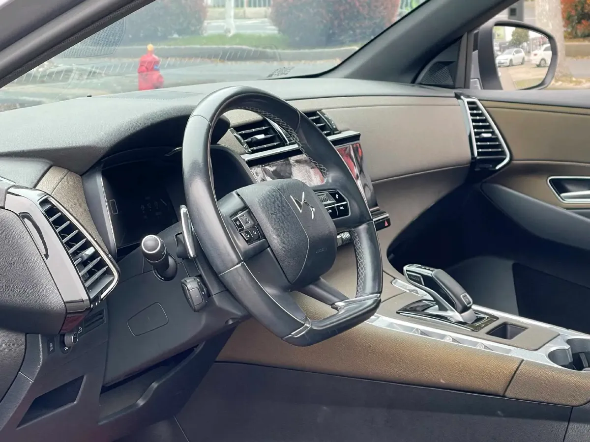 2022 DS 7 1.6T 180HP L4 8AT,autocango,china used car exporter,china ev exporter,chinese used car exporter,chinese used ev exporter